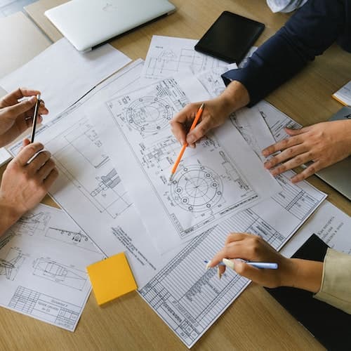 What is the definition of a marketing feasibility study, and methods of preparing it?
